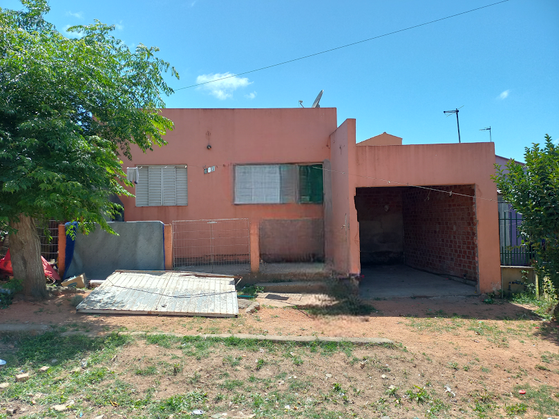 Casa de Alvenaria no Bairro Lomba