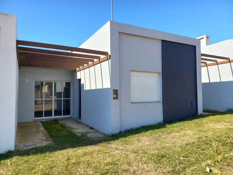 Casa de Alvenaria no Bairro Lomba